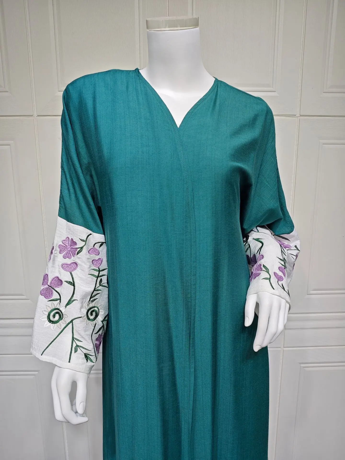 2025 New Fashion Embroidery Abayas for Women Luxury Abaya Kimono Cardigan Islamic Clothing Kaftan Kebaya Jalabiya