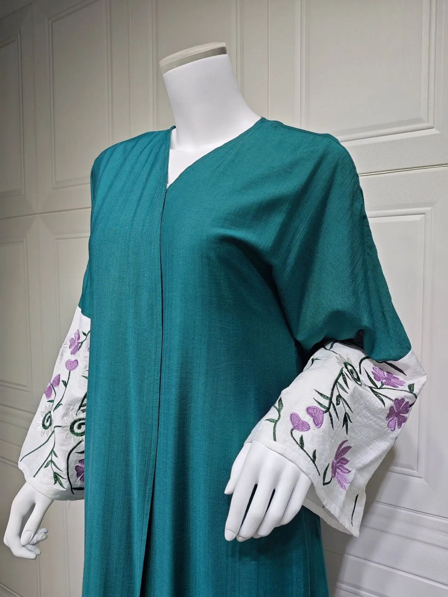 2025 New Fashion Embroidery Abayas for Women Luxury Abaya Kimono Cardigan Islamic Clothing Kaftan Kebaya Jalabiya