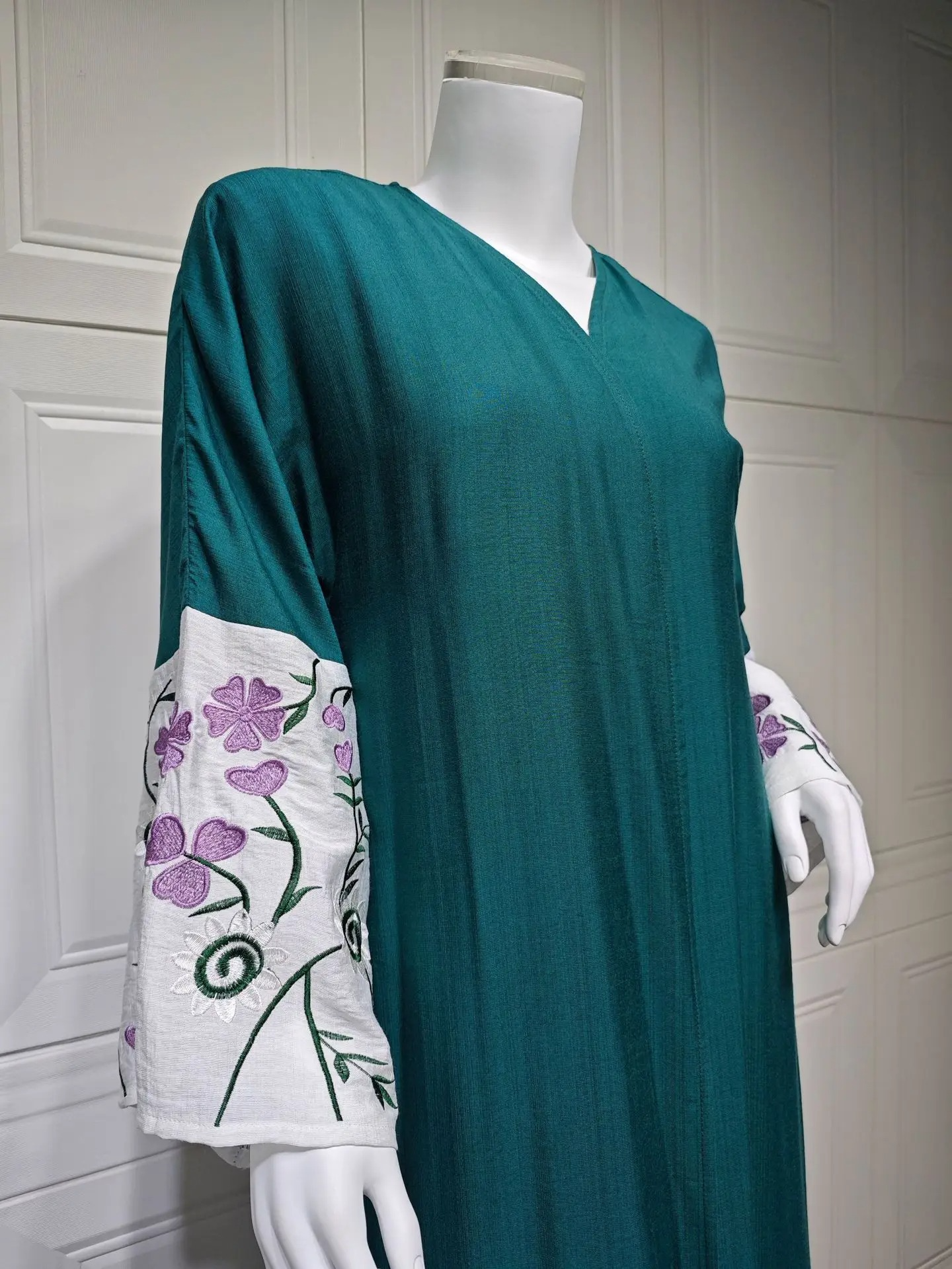 2025 New Fashion Embroidery Abayas for Women Luxury Abaya Kimono Cardigan Islamic Clothing Kaftan Kebaya Jalabiya